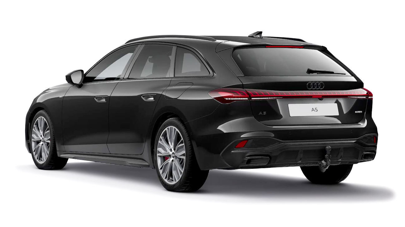 Audi A5 Avant Freisteller in Mythosschwarz Metallic Heckansicht