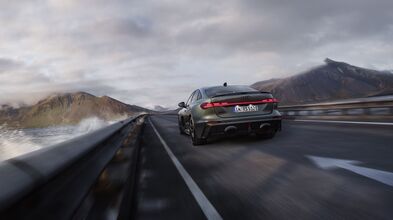 Audi RS5 in bedfordgrün mit E-Maschine und optimiertem Stromverbrauch.
