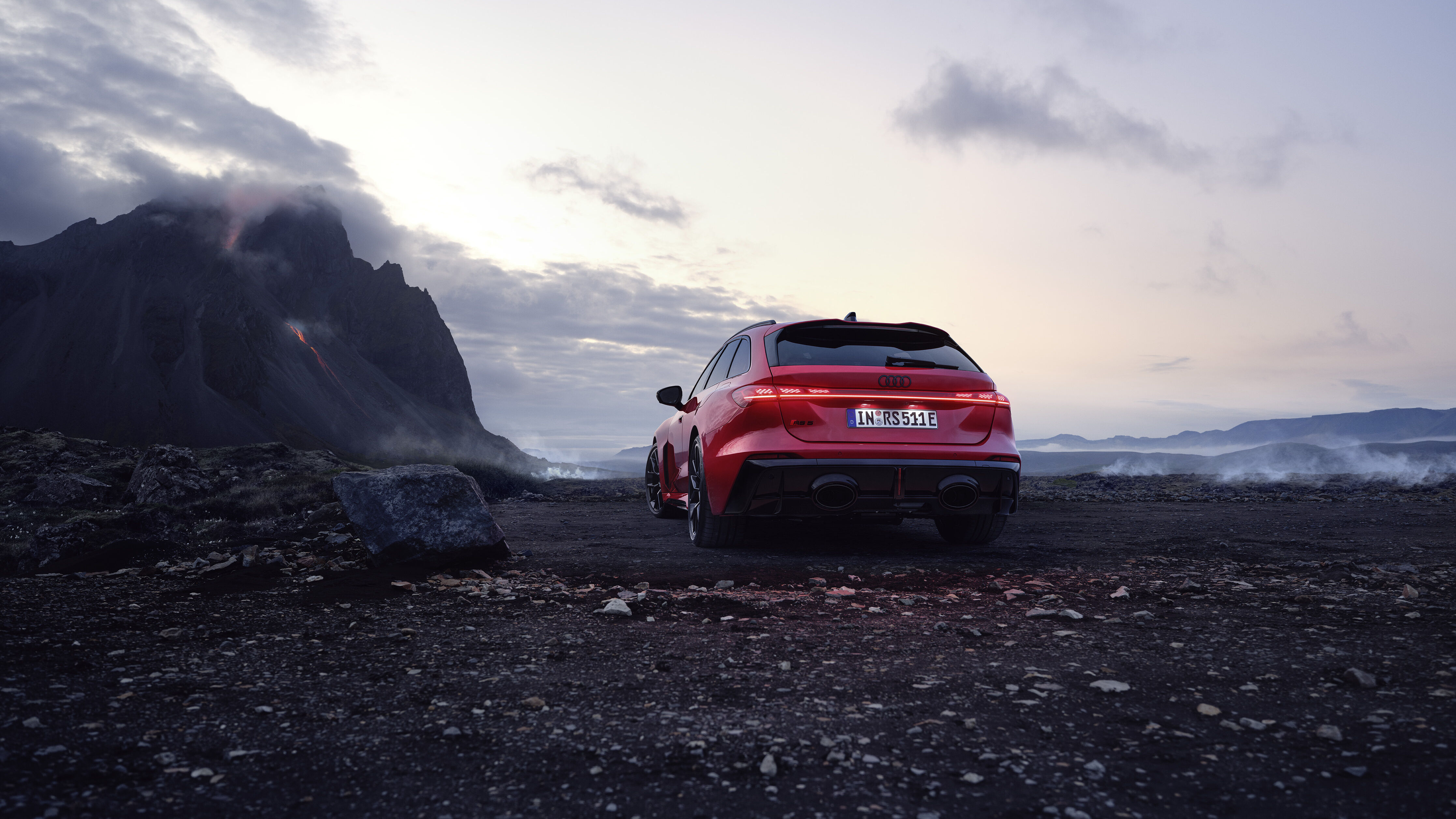 Das Heckdesign des Sportmodell betont die breite RS-Silhouette und die kraftvolle Ausstrahlung.