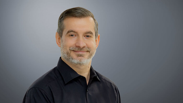 Herr Max Schmidt Teiledienstleiter bei Hülpert in Unna