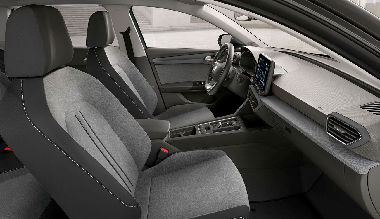 SEAT Leon Sportstourer e-HYBRID Freisteller in Fiord Blau Interieur