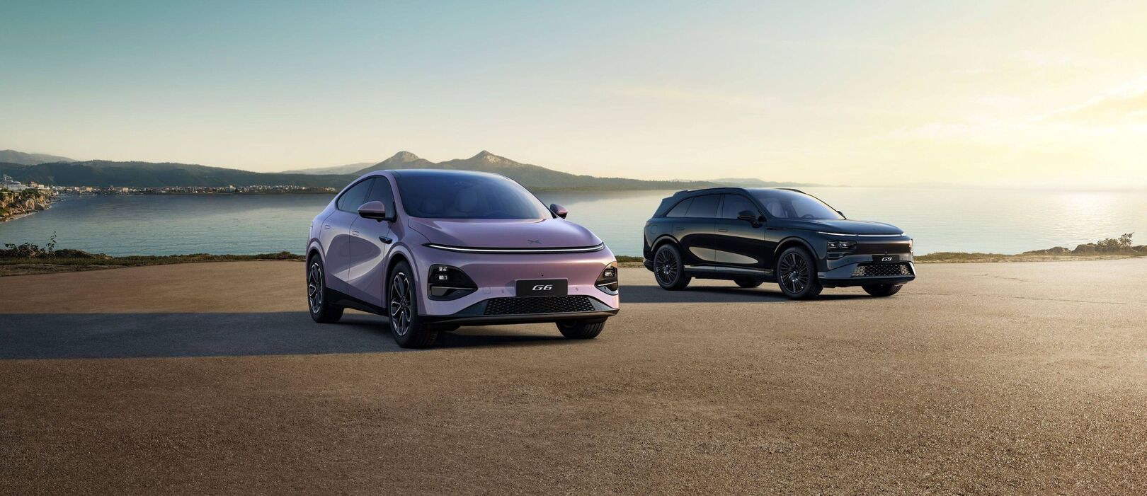 Xpeng Modelle G6 und G9 am Strand