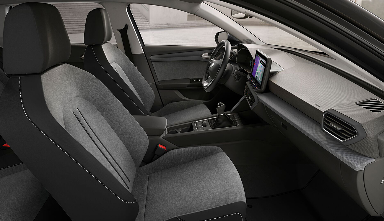 SEAT Leon Style Sportstourer in Fiord Blau Innenansicht