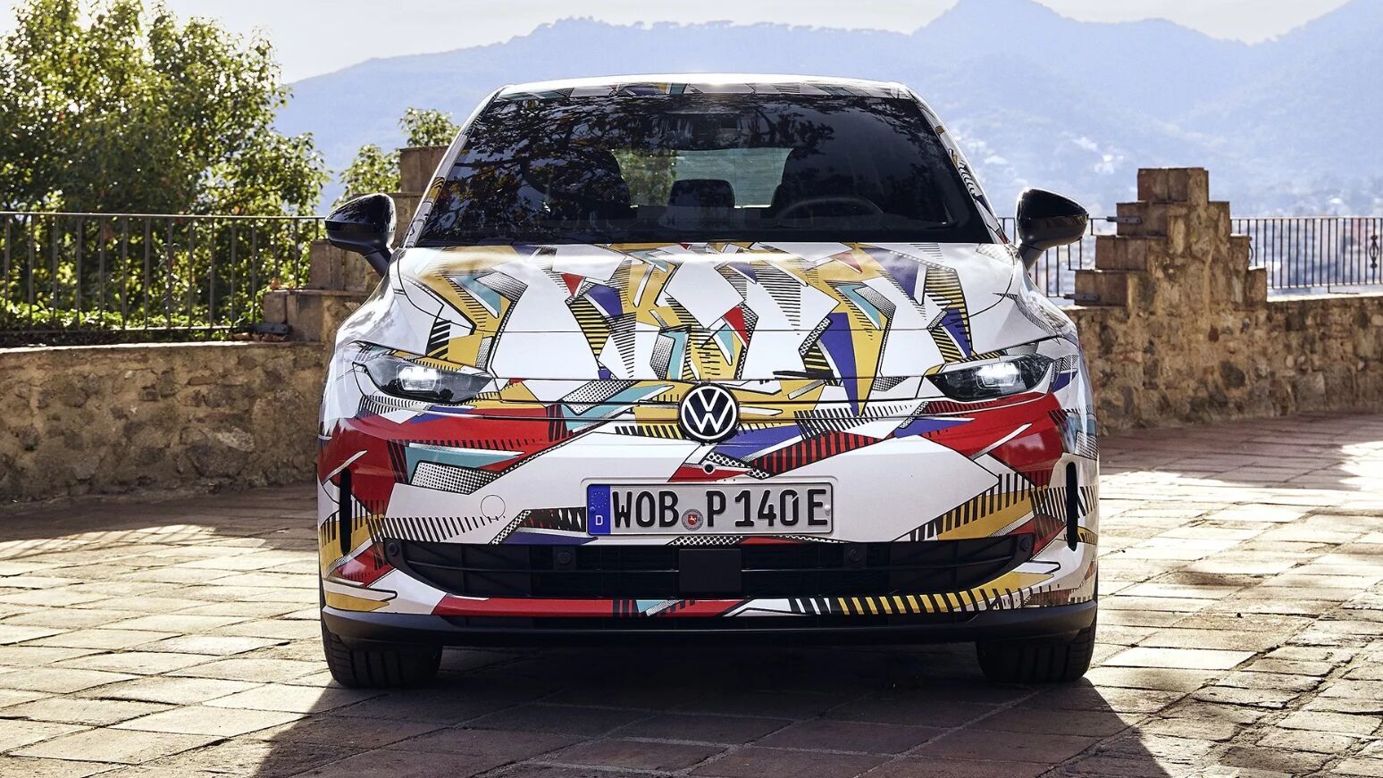 Das klar strukturierte Heck rundet das moderne Exterieur des VW ID. Polo ab