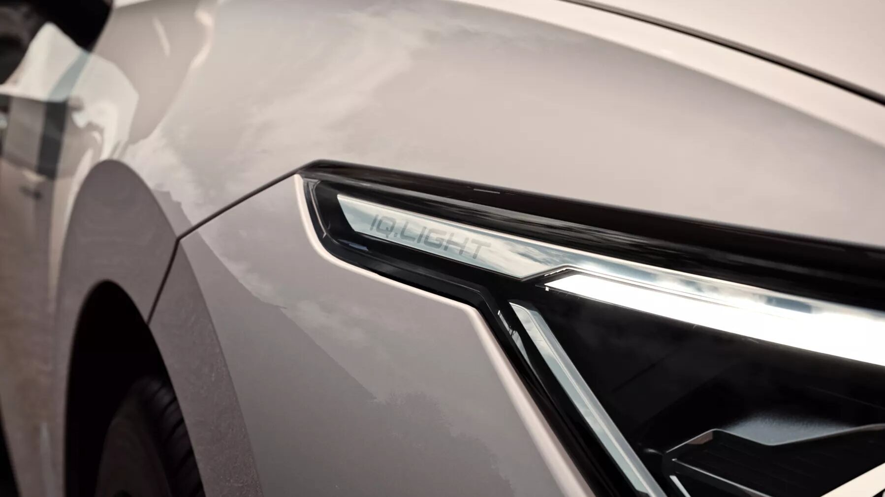 Die moderne IQ.LIGHT-Technologie im neuen VW Golf vereint intelligentes Design mit hoher Energieeffizienz, verbessert die Sicht bei Nacht und reduziert den verbrauch – ein Highlight der aktuellen ausstattung.