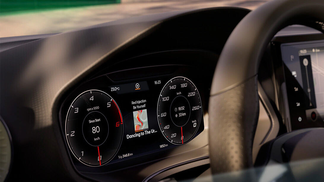 Digital Cockpit zur übersichtlichen Anzeige wichtiger Daten.