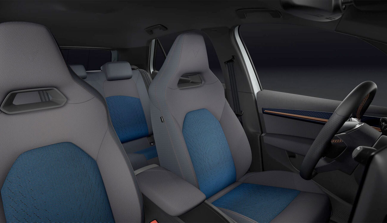 Neuer CUPRA Born Freisteller in Glacial White Metallic Interieur