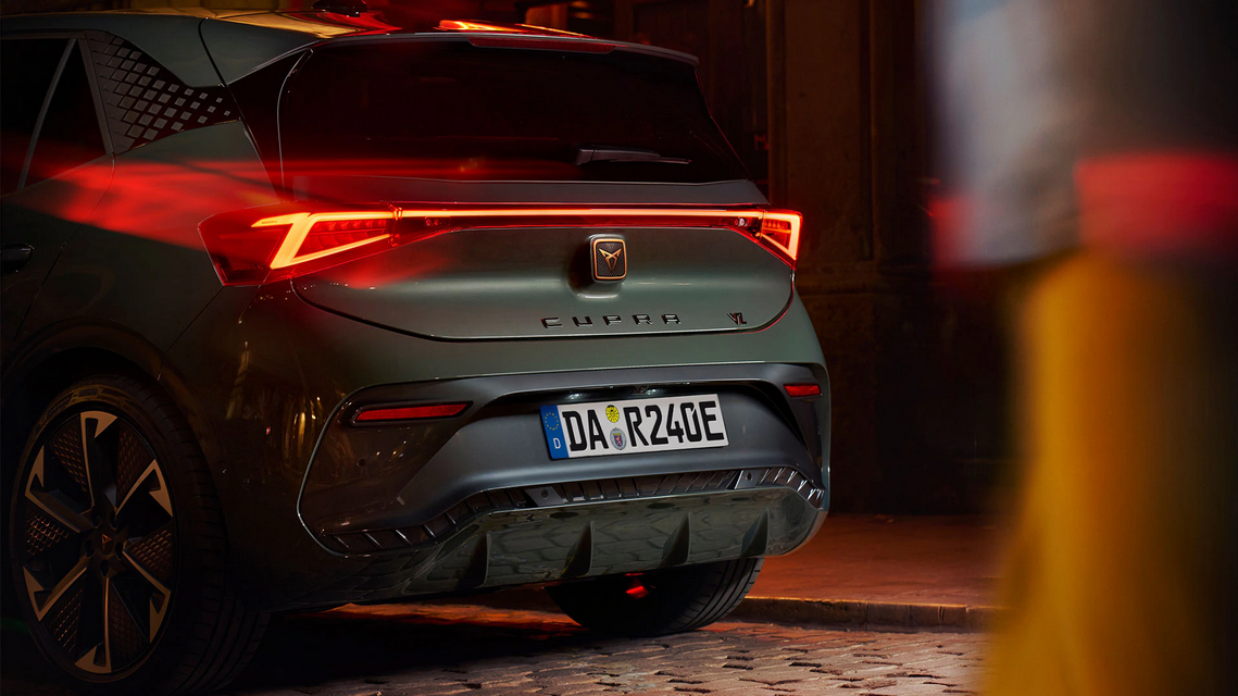 Elektrischer CUPRA Born Gebrauchtwagen mit dynamischem Look und moderner E-Technik.