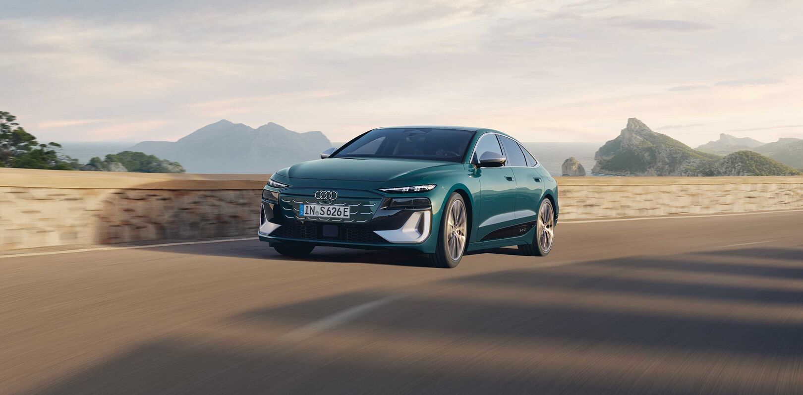 Audi S6 Sportback e-tron in Malpeloblau metallic