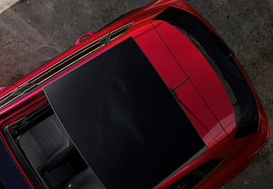 Blick von oben auf das elegante Panorama­dach.