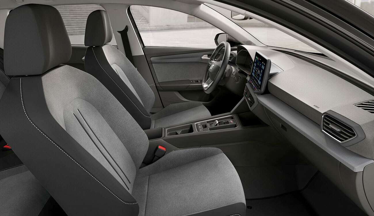 SEAT Leon Style 1.5 e-HYBRID Freisteller in Fiord Blau Interieur