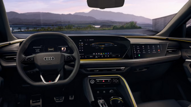 nnenraum des Audi SQ5 Sportback mit Multifunktions-Sportlenkrad, Ambientebeleuchtung und digitalem Kombiinstrument.