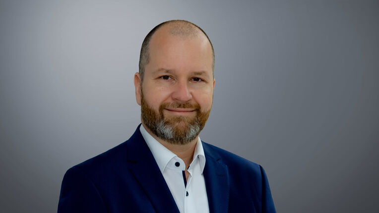 Robert Frost - Verkaufsleiter Neuwagen