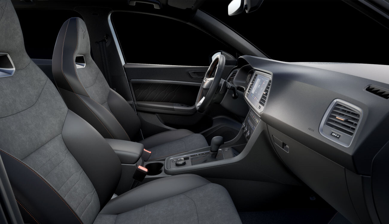 CUPRA Ateca VZ Freisteller in Glacial Weiß Metallic Interieur