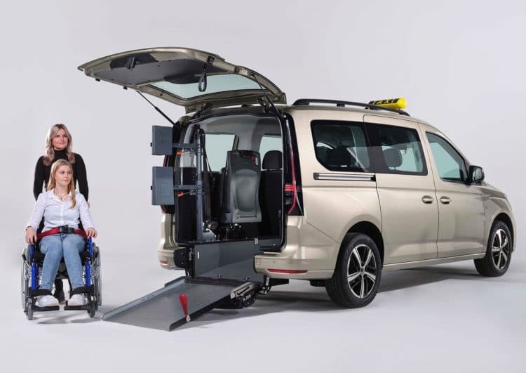 VW Caddy Raxi Umbau Rollstuhl