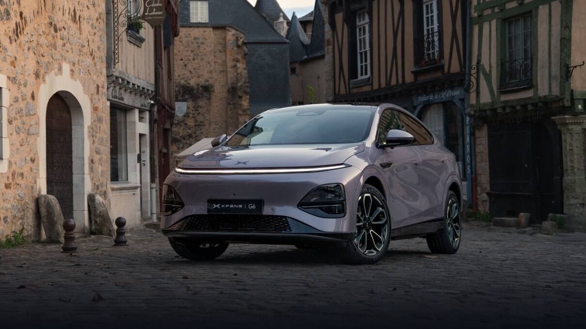 XPENG G6 Frontdesign – modernes Elektro-SUV mit markanter Lichtsignatur