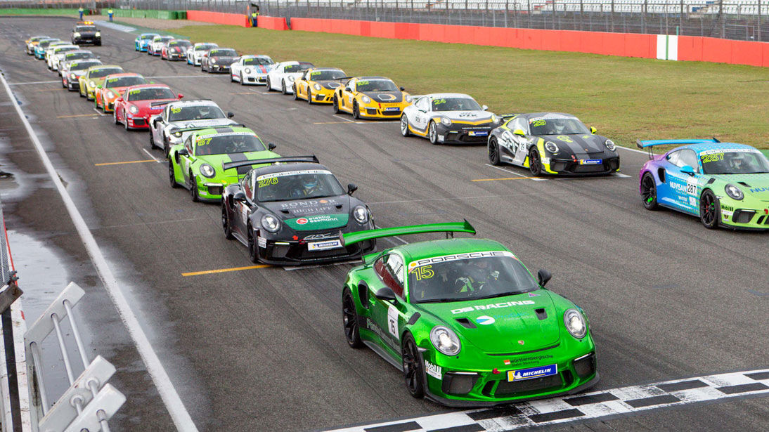 Startaufstellung beim Porsche Sports Cup auf dem Hockenheimring