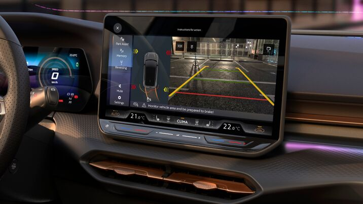 CUPRA Raval Rückfahrkamera angewählt