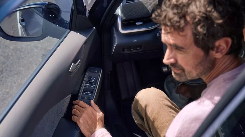 Der neue ID.3 Neo zeigt sich mit seinen elektrisch bedienbaren Scheiben