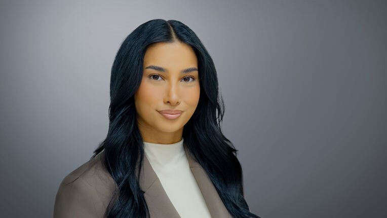 Frau Falak Ibrahim Verkaufsberaterin bei VW Dortmund
