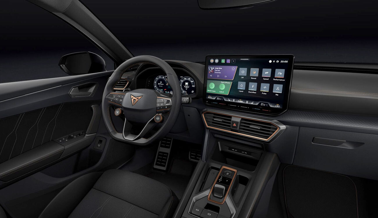 CUPRA Leon 1.5 e-HYBRID Freistellen in Fiord Blau Interieur