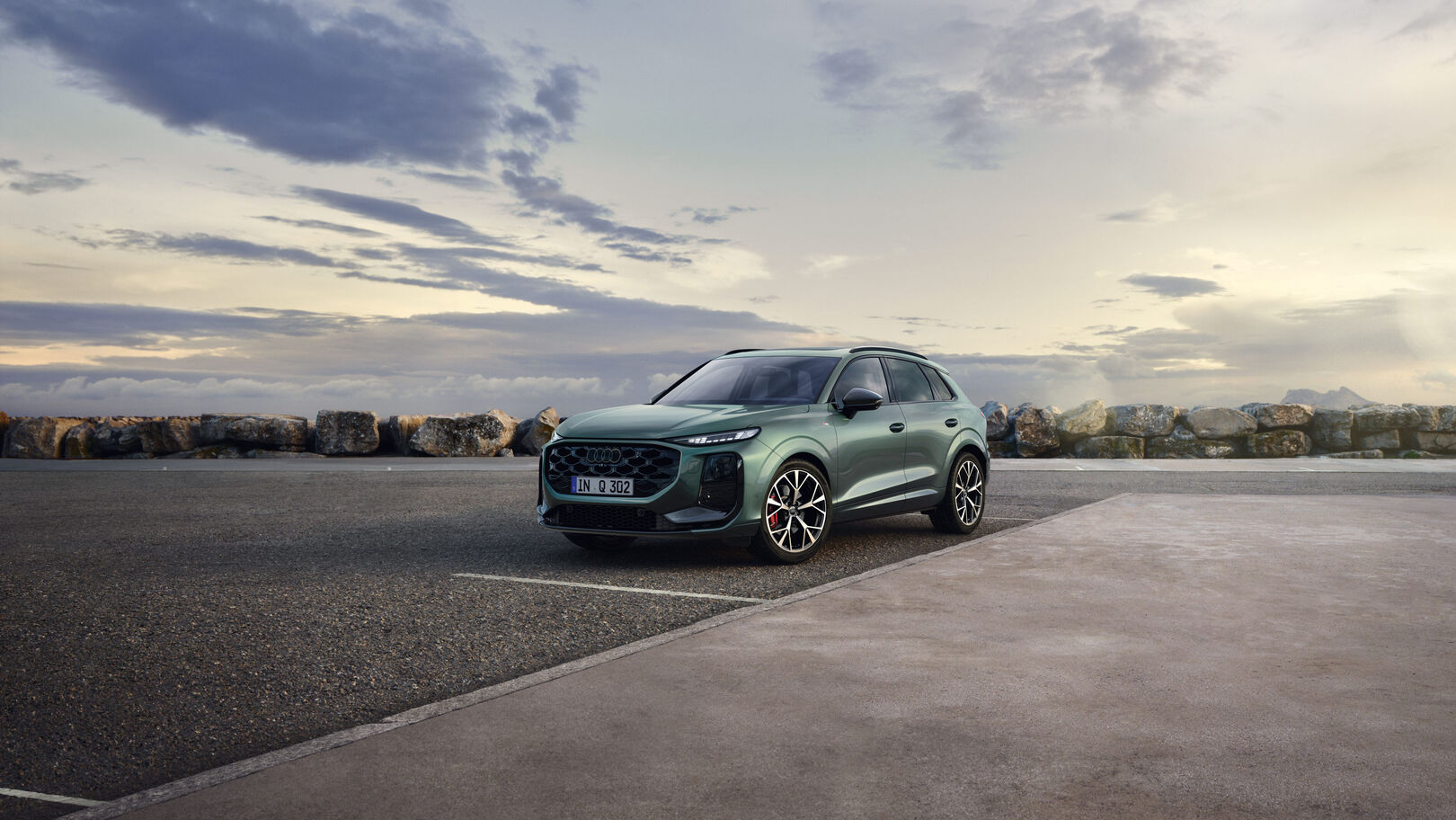 Der neue Audi Q3 (2025) in metallic grün 