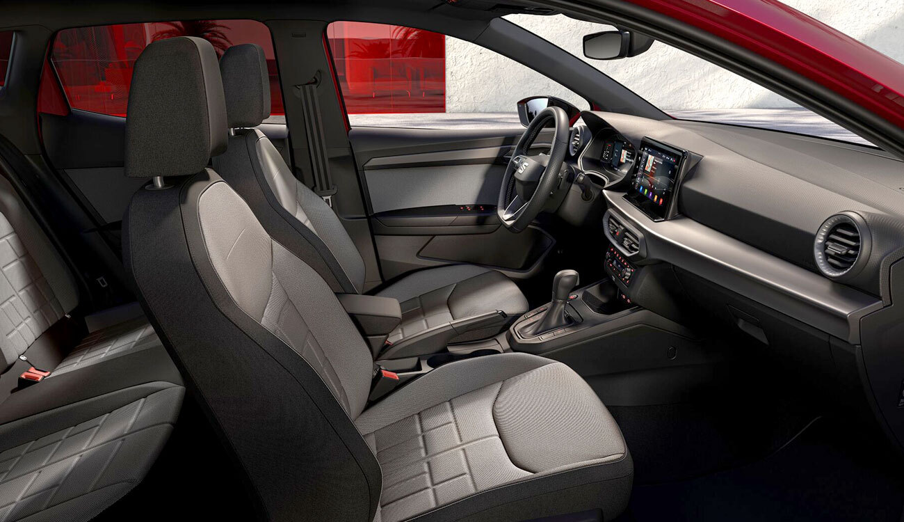 SEAT Ibiza FR Freisteller in Fiord Blau Interieur