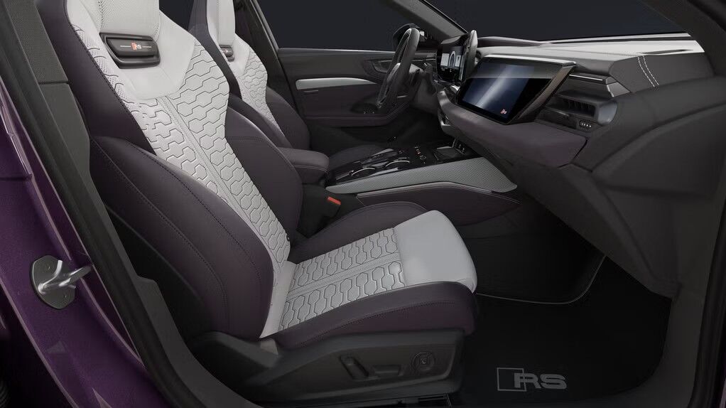 Audi RS5 Innenraum – sportliche Sitze, modernes Cockpit und ergonomisches Lenkrad für maximalen Fahrkomfort