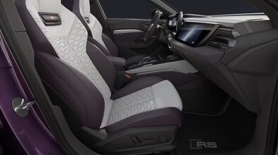 Audi RS5 Innenraum – sportliche Sitze, modernes Cockpit und ergonomisches Lenkrad für maximalen Fahrkomfort